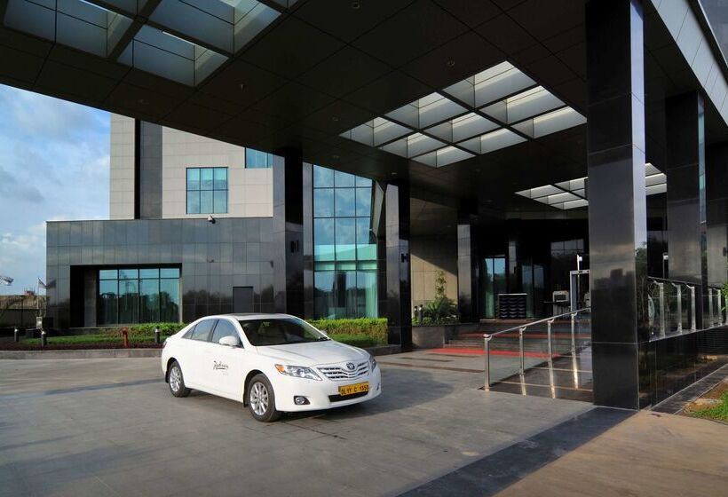 هتل Radisson Blu  New Delhi Paschim Vihar