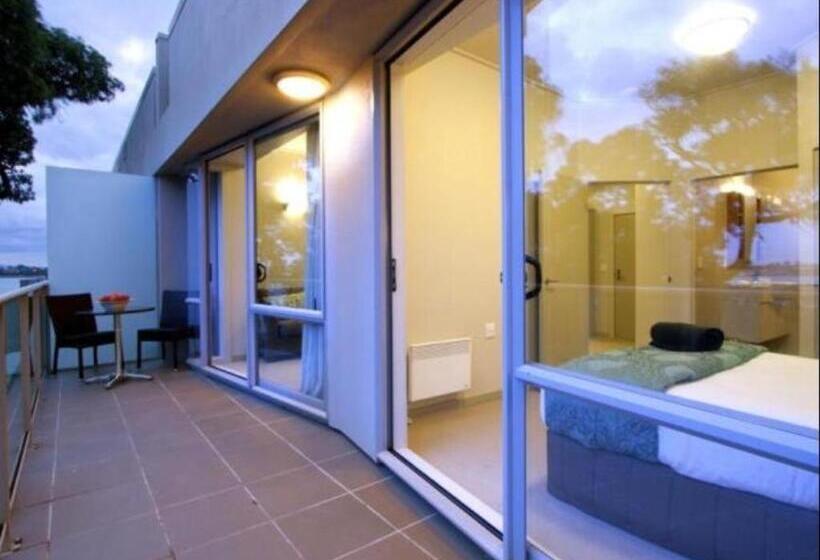 هتل VR Takapuna