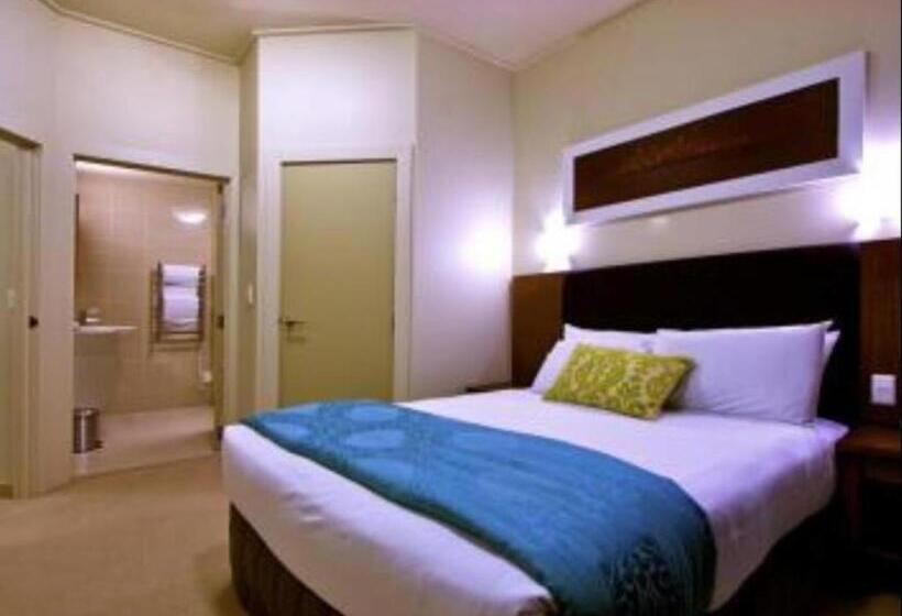 هتل VR Takapuna