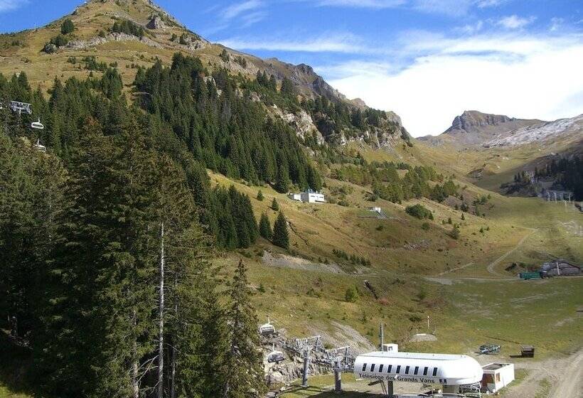 اقامتگاه Madame Vacances Les Terrasses De Véret