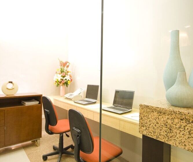 בית מלון כפרי Baguio Burnham Suites