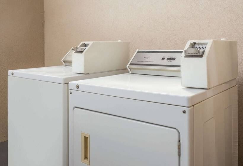 هتل Baymont By Wyndham Mobile/tillmans Corner