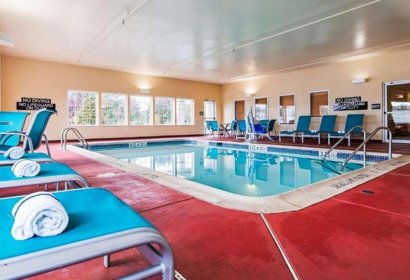 هتل Comfort Inn & Suites