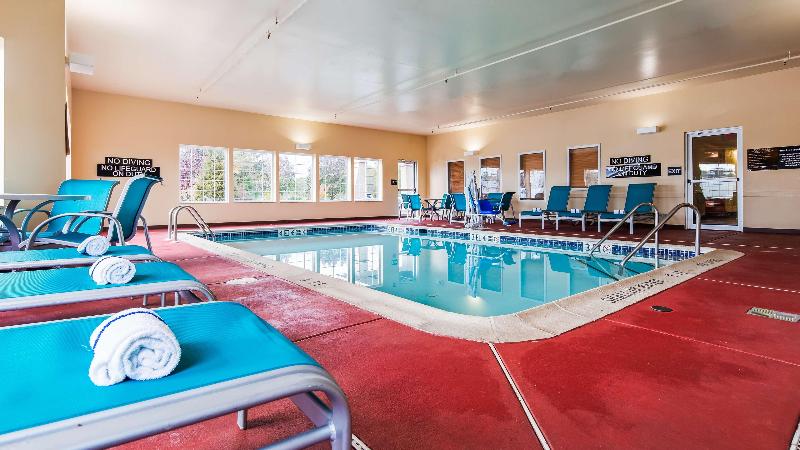 هتل Comfort Inn & Suites