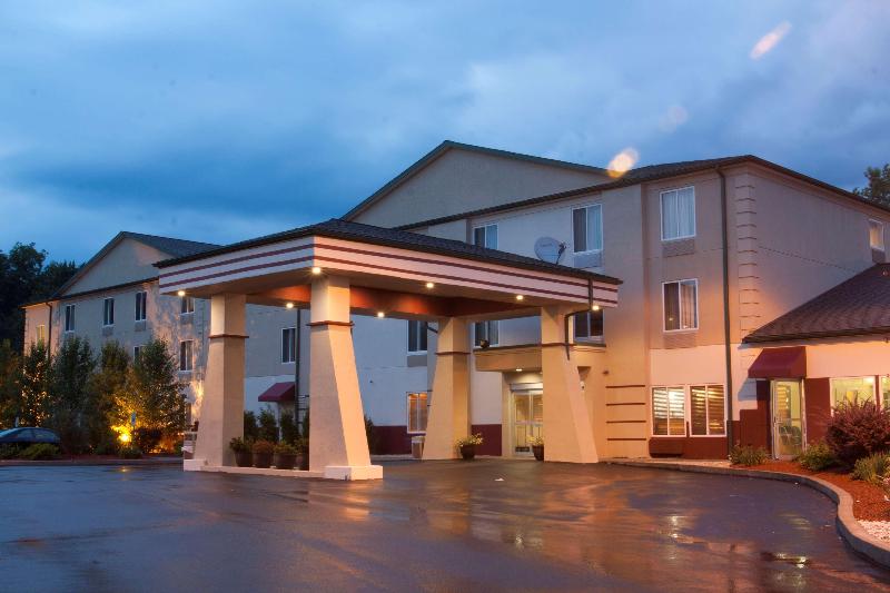 هتل Comfort Inn & Suites