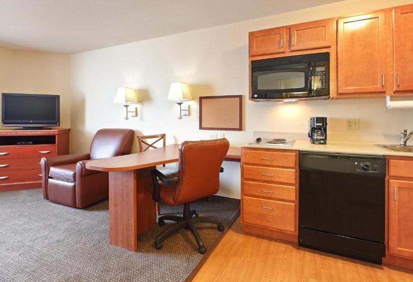 ホテル Candlewood Suites Fayetteville, An Ihg