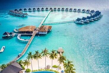 ホテル Centara Grand Island Resort & Spa Maldives