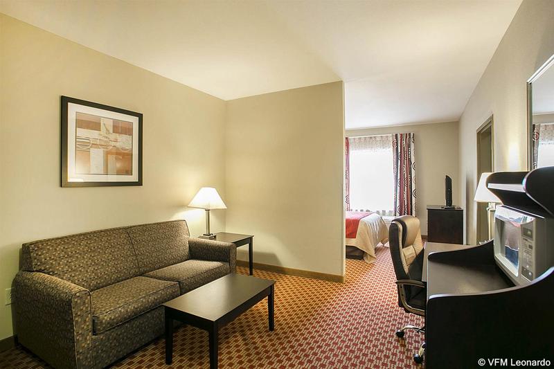 هتل Comfort Inn & Suites Near Fort Gordon