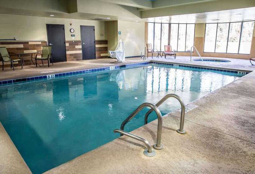 هتل Comfort Suites New Bern Near Cherry Point