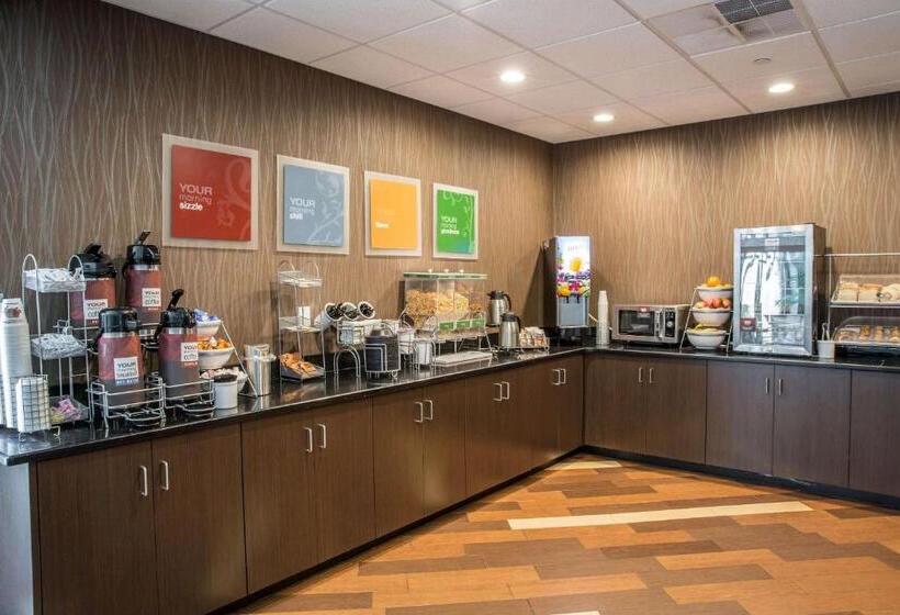 هتل Comfort Suites New Bern Near Cherry Point