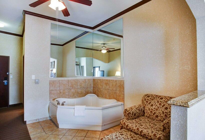هتل Comfort Suites University Drive