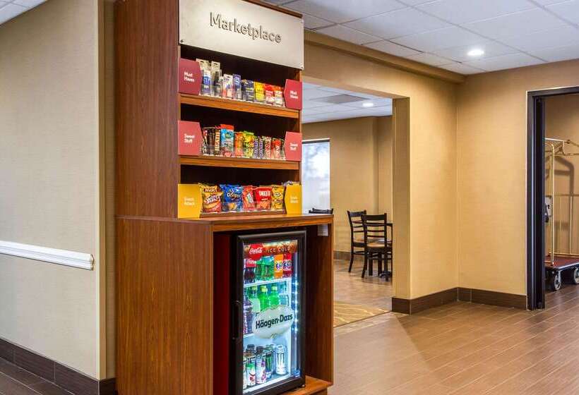 هتل Comfort Suites Wilmington Near Downtown