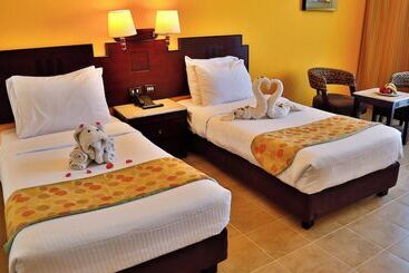 هتل Coral Sun Beach