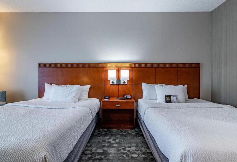 هتل Courtyard Brunswick