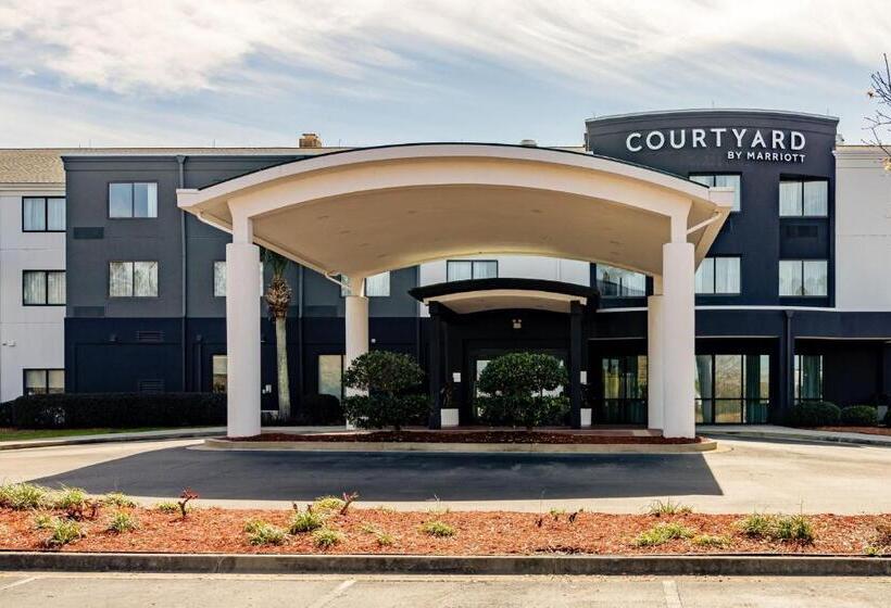 هتل Courtyard Brunswick
