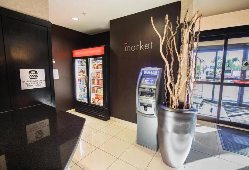 هتل Courtyard By Marriott Merced
