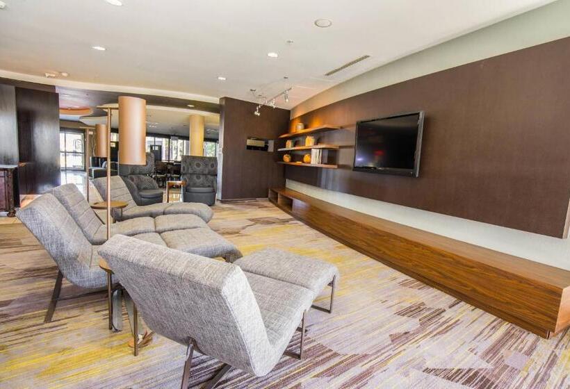 هتل Courtyard By Marriott Merced