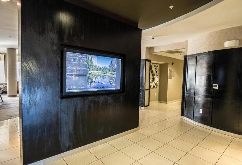 هتل Courtyard By Marriott Merced