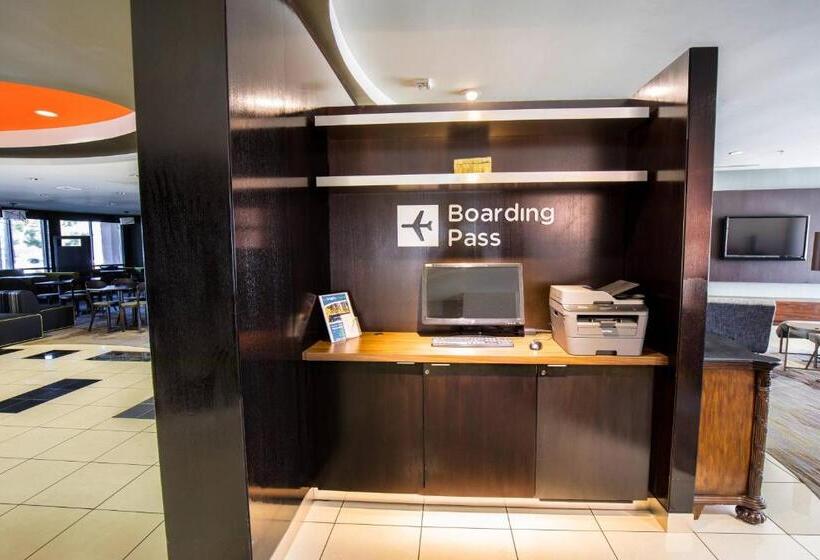 هتل Courtyard By Marriott Merced