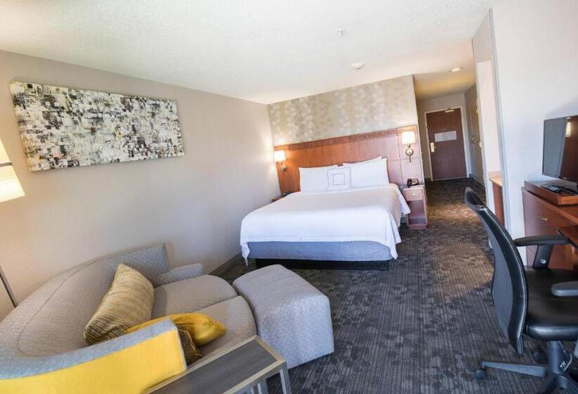 هتل Courtyard By Marriott Merced