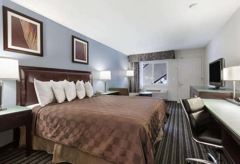 هتل Days Inn By Wyndham Morton
