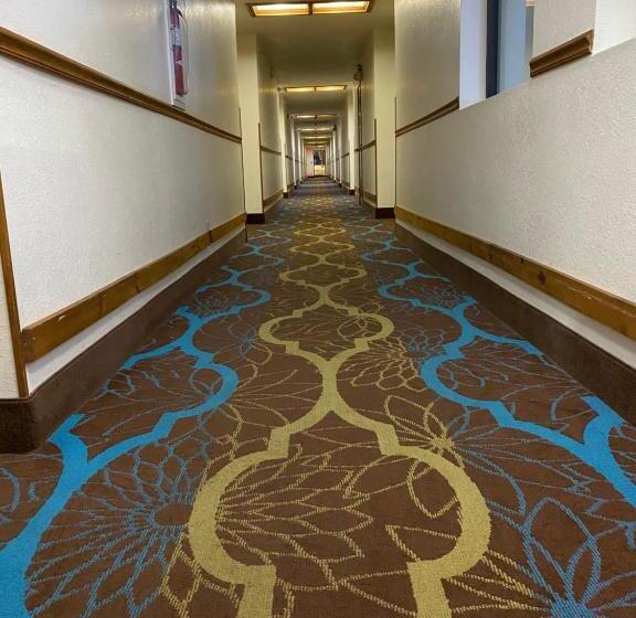 هتل Days Inn By Wyndham Morton