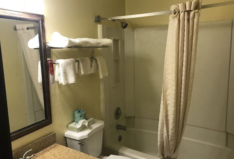 هتل Econo Lodge Akron Copley Northwest