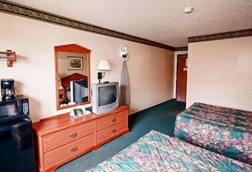 هتل Econo Lodge Akron Copley Northwest