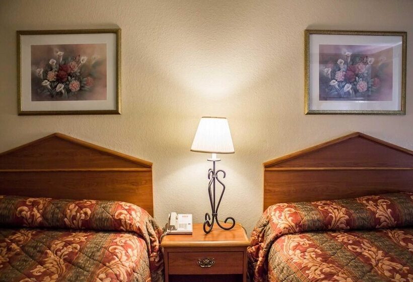 هتل Econo Lodge Akron Copley Northwest