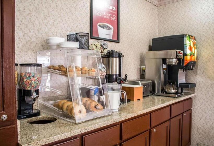 هتل Econo Lodge Akron Copley Northwest
