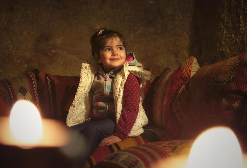 هتل Elif Stone House