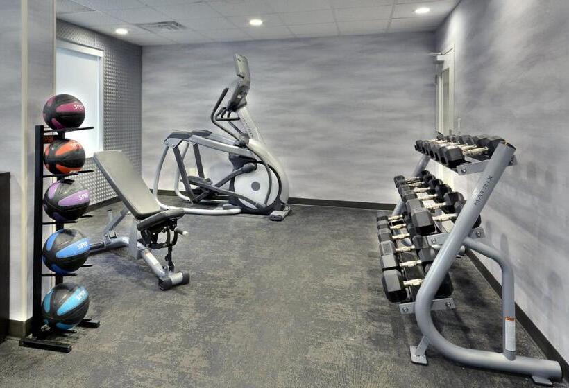 هتل Fairfield Inn Greensboro Airport