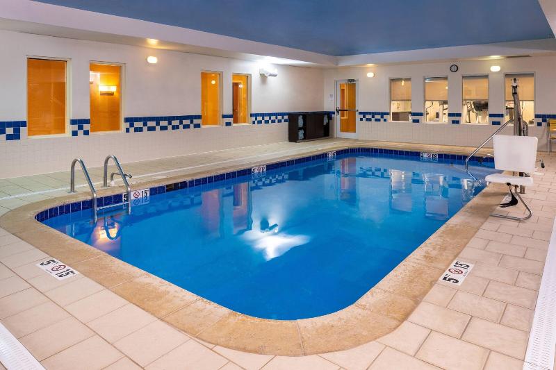 هتل Fairfield Inn & Suites Greensboro Wendover