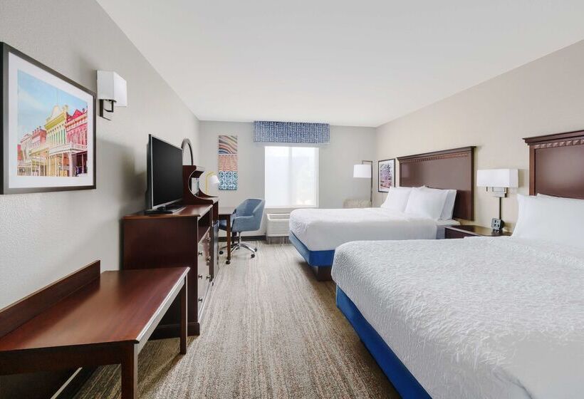 هتل Hampton Inn & Suites West Sacramento