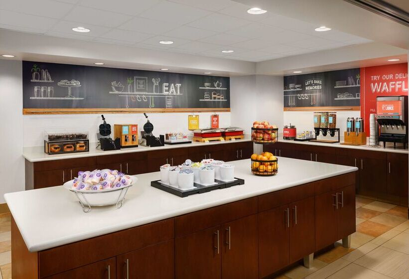 هتل Hampton Inn & Suites West Sacramento