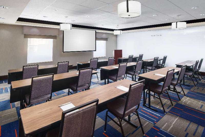 هتل Hampton Inn & Suites West Sacramento