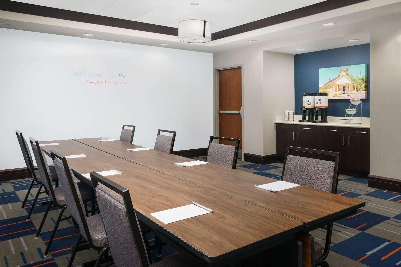 هتل Hampton Inn & Suites West Sacramento