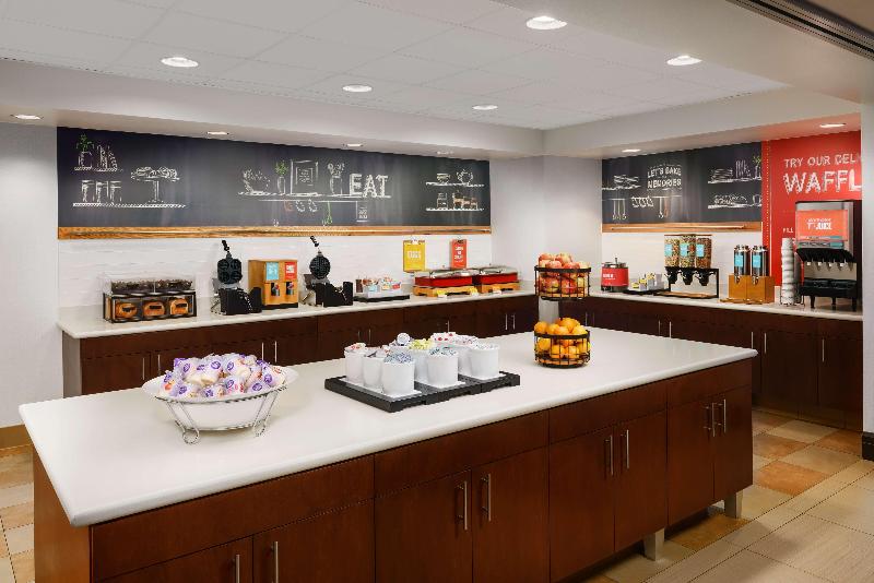 هتل Hampton Inn & Suites West Sacramento