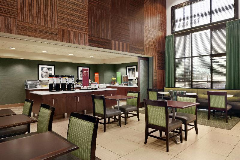 هتل Hampton Inn & Suites West Sacramento