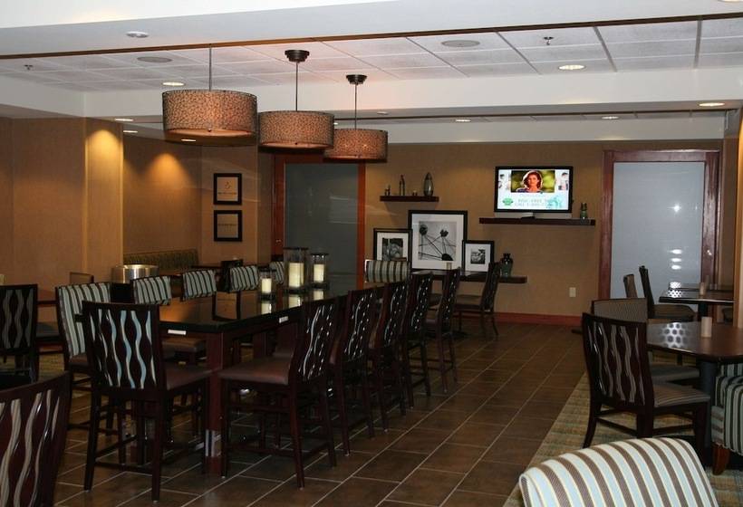 هتل Hampton Inn Las Vegas North Speedway