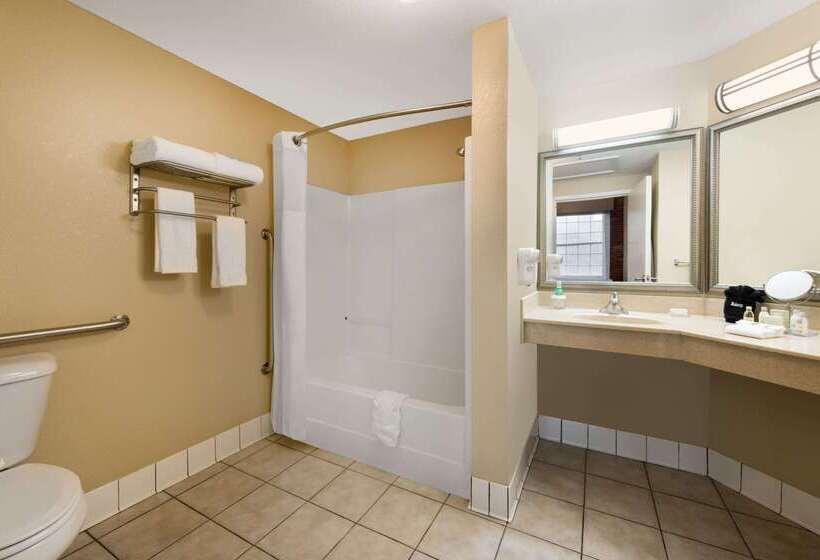 هتل Hawthorn Extended Stay By Wyndham Rome