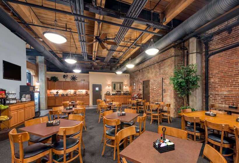 هتل Hawthorn Extended Stay By Wyndham Rome