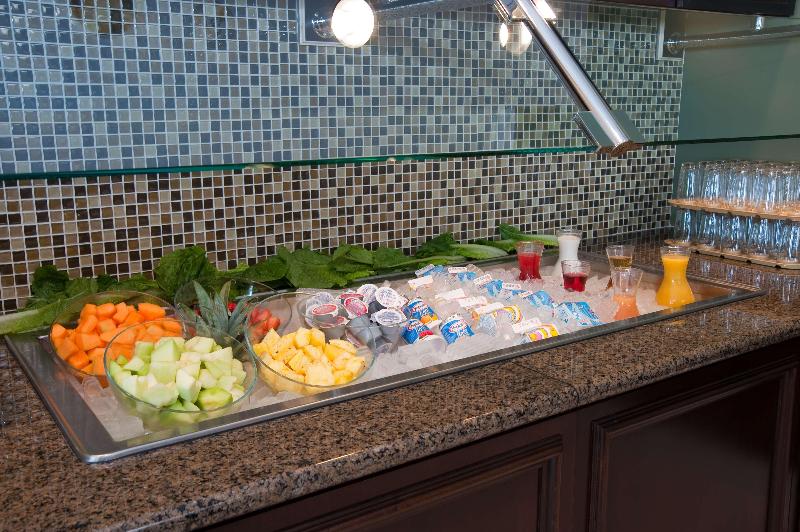 هتل Hilton Garden Inn St. Louis Airport