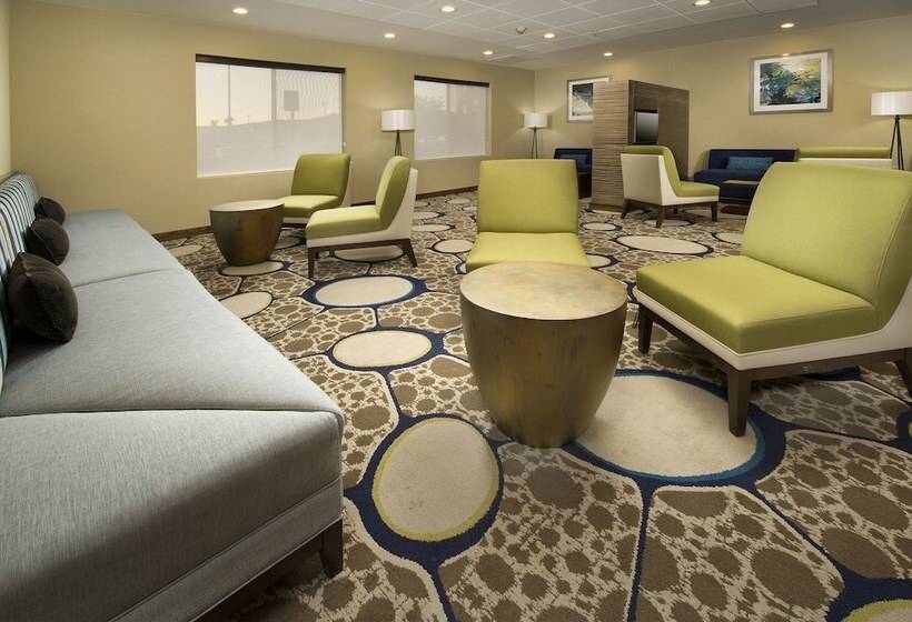 هتل Holiday Inn El Paso Airport