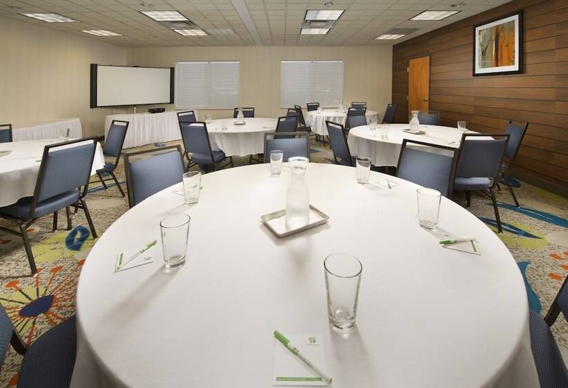 هتل Holiday Inn El Paso Airport, An Ihg