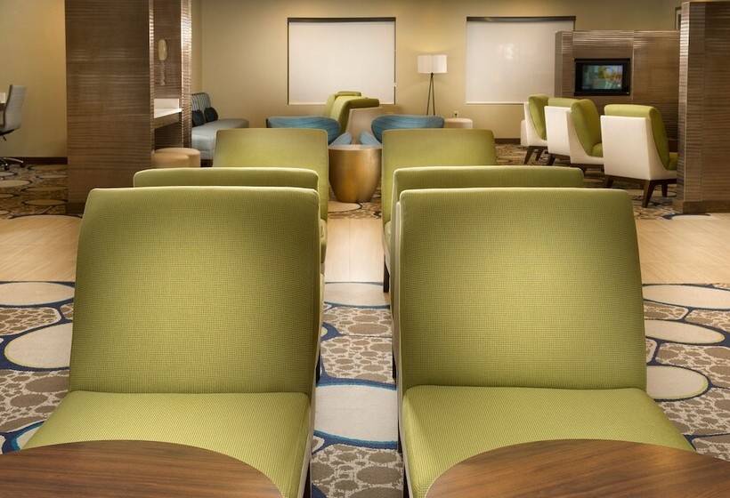 هتل Holiday Inn El Paso Airport, An Ihg