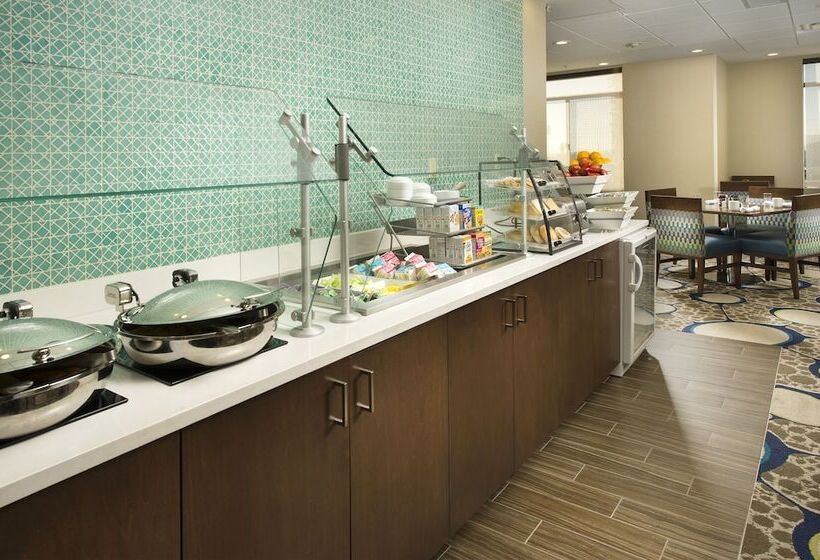 هتل Holiday Inn El Paso Airport, An Ihg