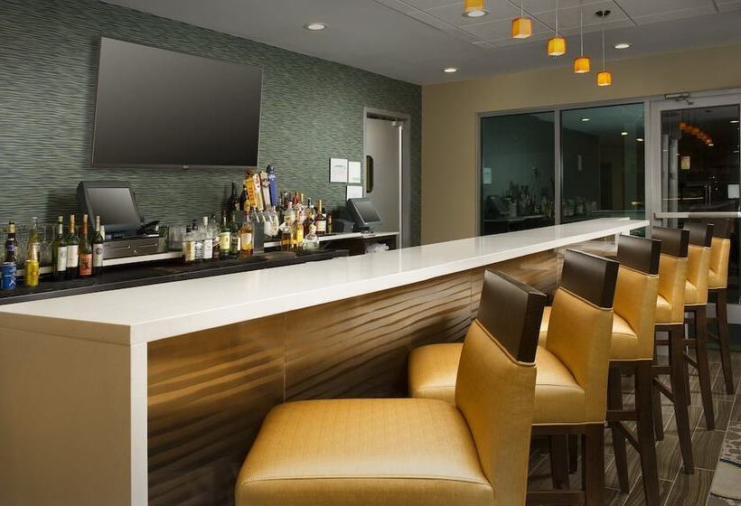 هتل Holiday Inn El Paso Airport, An Ihg