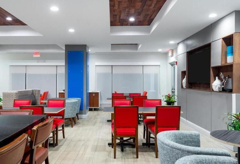 فندق Holiday Inn Express & Suites Florence I 95 & I 20 Civic Ctr, An Ihg
