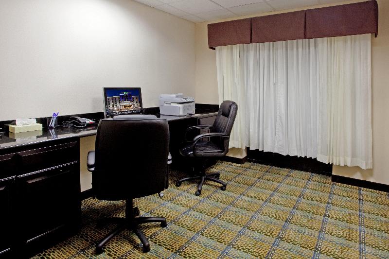 Holiday Inn Express Hotel & Suites Hope Mills Fayetteville Airport, An Ihg